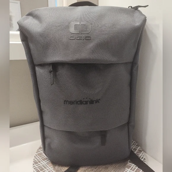 😎NWT OGIO Callaway Golf Sprint Laptop Backpack, Nylon Water Repellent, Grey